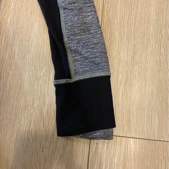 Lululemon zip up sweater - size 4 - Picture 4 of 7